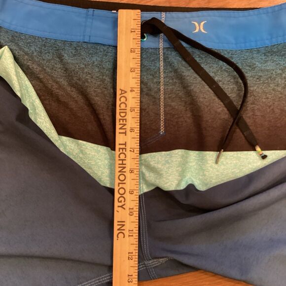 Hurley Phantom Men's Blocked Flight 19 Board Shorts Sz 34 - Picture 6 of 9